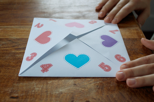 folding valentine fortune teller
