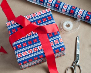 how to properly wrap a present | Unique Gifts for Men featured by top blog, Design Mom: image of a wrapped Christmas gift