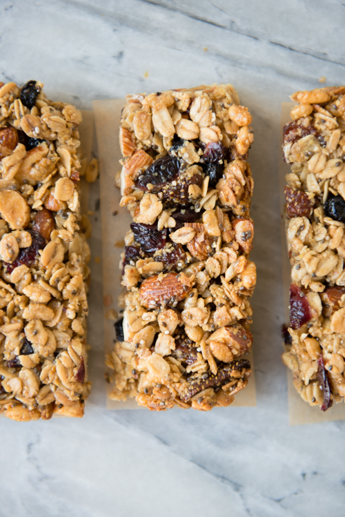 Recipe: Homemade Berry Almond Granola Bars - with 3 kinds of berries!