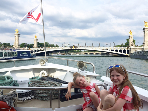 Itinerary for a perfect day in Paris with kids - Seine boat ride