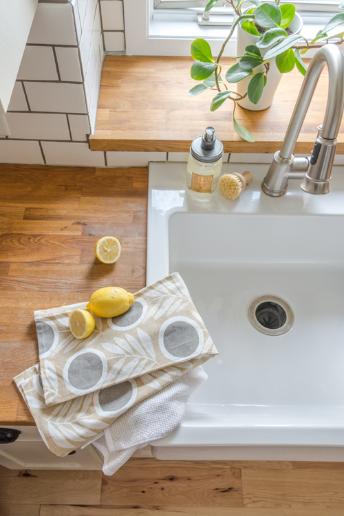 Tip 4: Keep the Sink Cleared. Find 5 other tips to help you organize your kitchen when you click through!