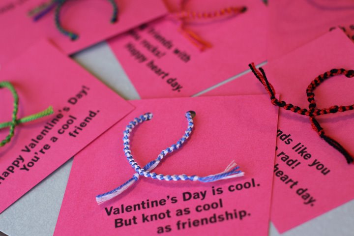 Friendship Bracelet Valentines Tutorial (with Free Printable!)