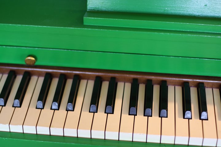 how to paint a piano
